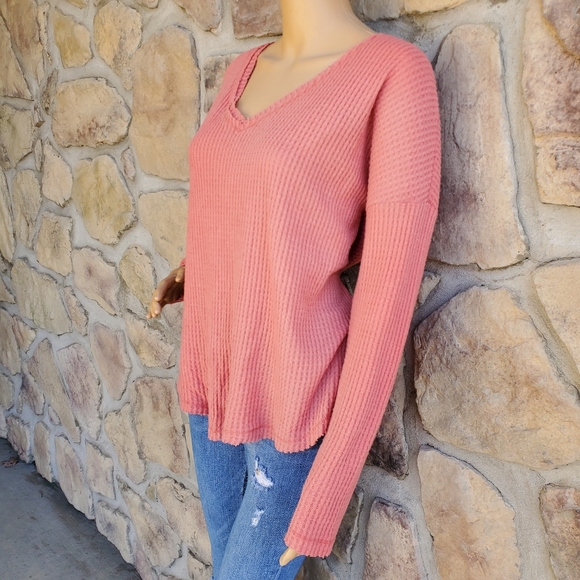 WILD FABLE | Long Sleeve V-neck Waffle Knit Sweater - Picture 2 of 8